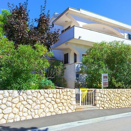 Apartments Vlatko Krk Town Exterior foto