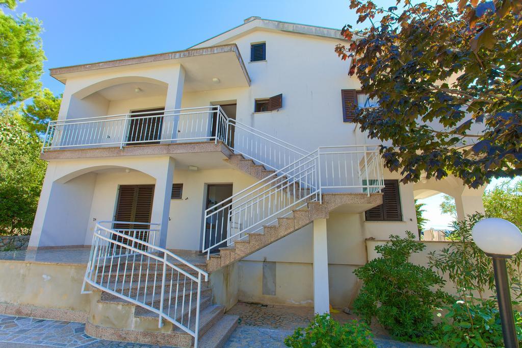 Apartments Vlatko Krk Town Exterior foto